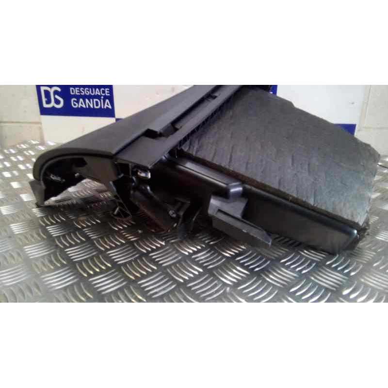 GUANTERA RENAULT MEGANE III BERLINA 5P Dynamique 2008 154604 RENAULT - 2