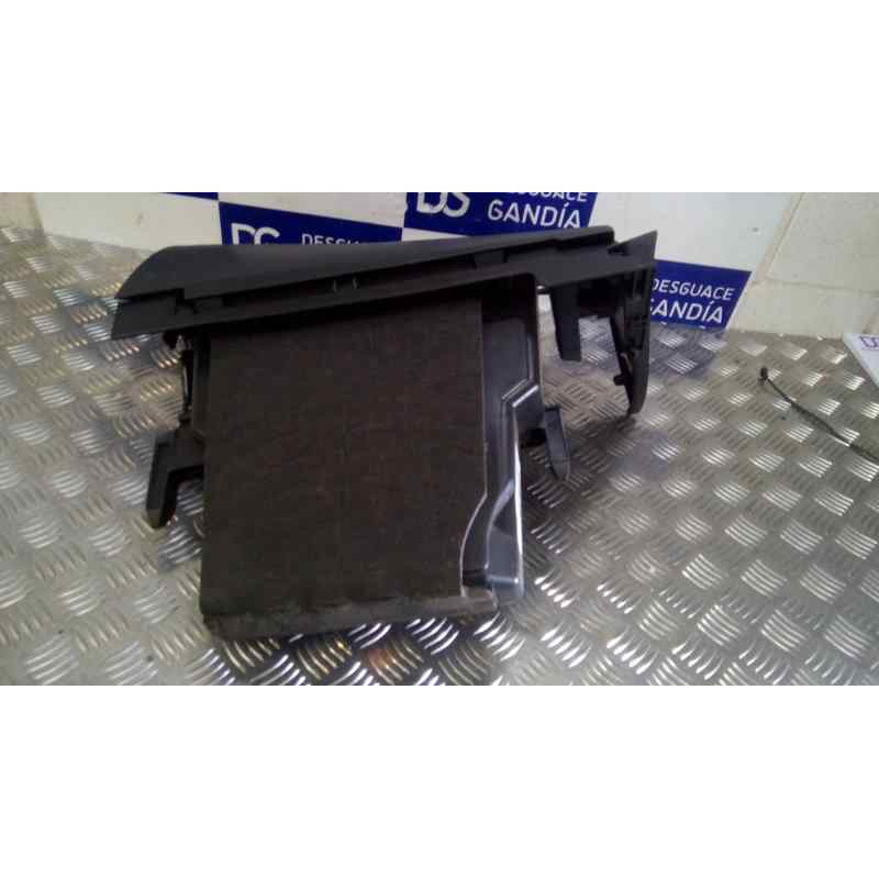  GUANTERA RENAULT MEGANE III BERLINA 5P Dynamique 2008 154604 RENAULT - 4