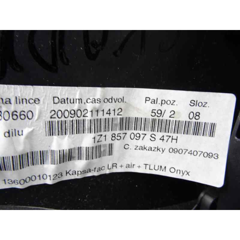 1Z1857097S GUANTERA SKODA OCTAVIA BERLINA (1Z3) Ambition 1Z1857097S 169302 SKODA - 2