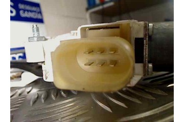 6 PIN ELEVALUNAS DELANTERO DERECHO BMW SERIE 1 BERLINA (E81/E87) 118d 2009 6 PIN 154155 BMW - 3