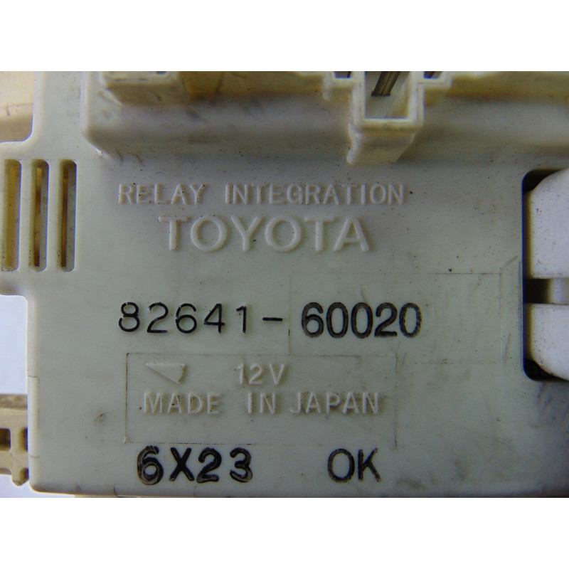 82641-60020 CAJA RELES / FUSIBLES TOYOTA LAND CRUISER (J9)