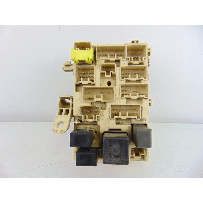 82641-60020 CAJA RELES / FUSIBLES TOYOTA LAND CRUISER (J9)