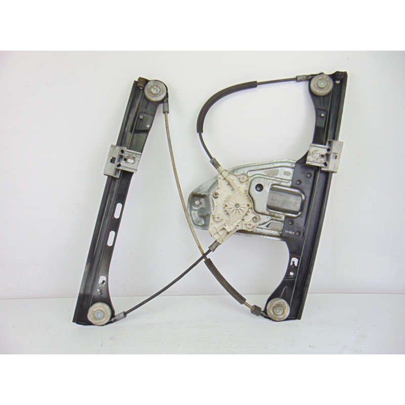 A2037201746 ELEVALUNAS DELANTERO IZQUIERDO MERCEDES-BENZ CLASE C (BM 203) BERLINA