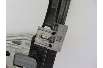 A2037201746 ELEVALUNAS DELANTERO IZQUIERDO MERCEDES-BENZ CLASE C (BM 203) BERLINA