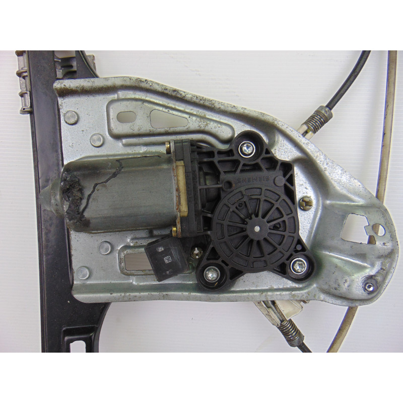 A2037201746 ELEVALUNAS DELANTERO IZQUIERDO MERCEDES-BENZ CLASE C (BM 203) BERLINA