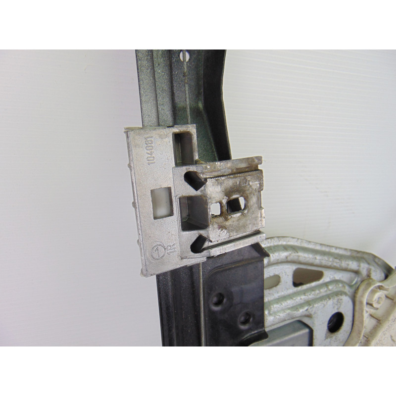 A2037201846 ELEVALUNAS DELANTERO DERECHO MERCEDES-BENZ CLASE C (BM 203) BERLINA