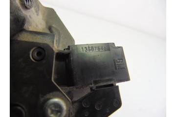 13587646  CERRADURA MALETERO / PORTON OPEL ASTRA J SPORTS TOURER Excellence 2015 13587646 192014 OPEL - 2