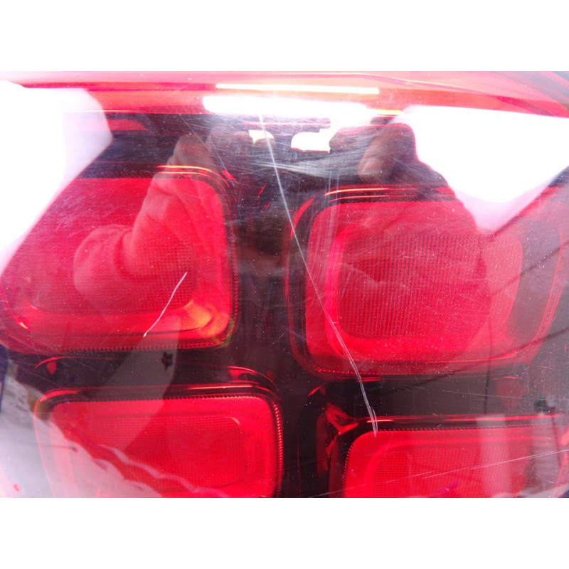 PILOTO TRASERO IZQUIERDO DACIA SANDERO II