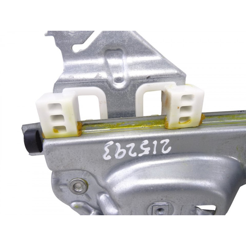 827003ZL0A  ELEVALUNAS TRASERO DERECHO NISSAN PULSAR (C13M) Acenta 2015 827003ZL0A 215293 NISSAN - 2