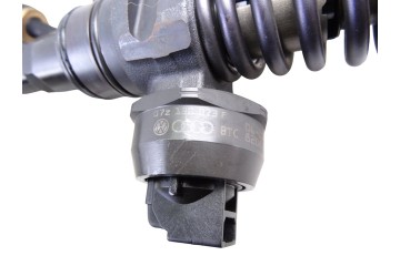 07Z130073F  INYECTOR VOLKSWAGEN T5 TRANSPORTER FURGÓN/COMBI (7H) Caja cerrada, techo elevado 2006 07Z130073F 215330 VOLKSWAGEN -