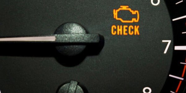 Luz de fallo motor encendida: ¿cuánto tiempo puedo circular? Consejos de Desguace Gandía
