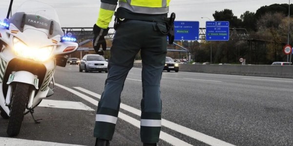 ¿Y si la app miDGT no carga tu carnet digital en un control de tráfico?